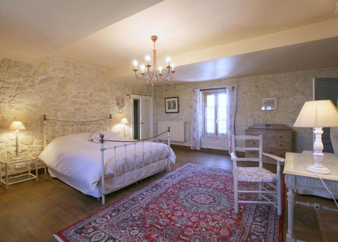 Chambre D'Hotes Spacieuse, Salle De Bain Privative Saint-Michel-de-Fronsac Luaran gambar